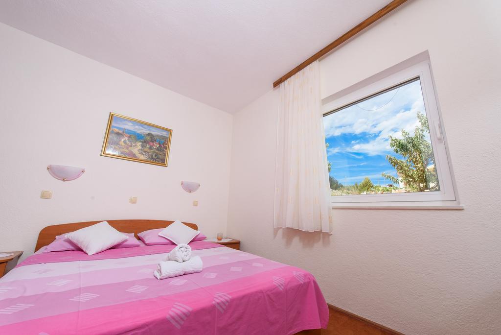 Apartments Patricia โตรกีร์ ภายนอก รูปภาพ